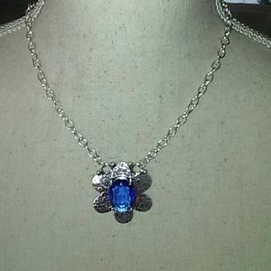 Oval Tanzanite 30 cts flower 925 necklace